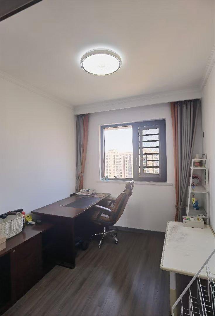 仙桃满庭春4房两厅2卫精装修优价出售！