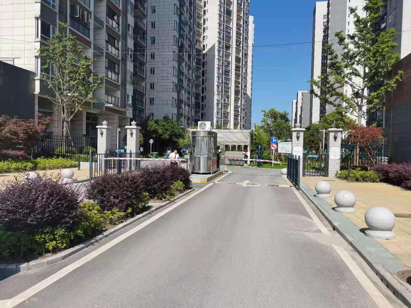 仙桃银湖城3室2厅2卫好楼层空中花园可改一室诚心出售