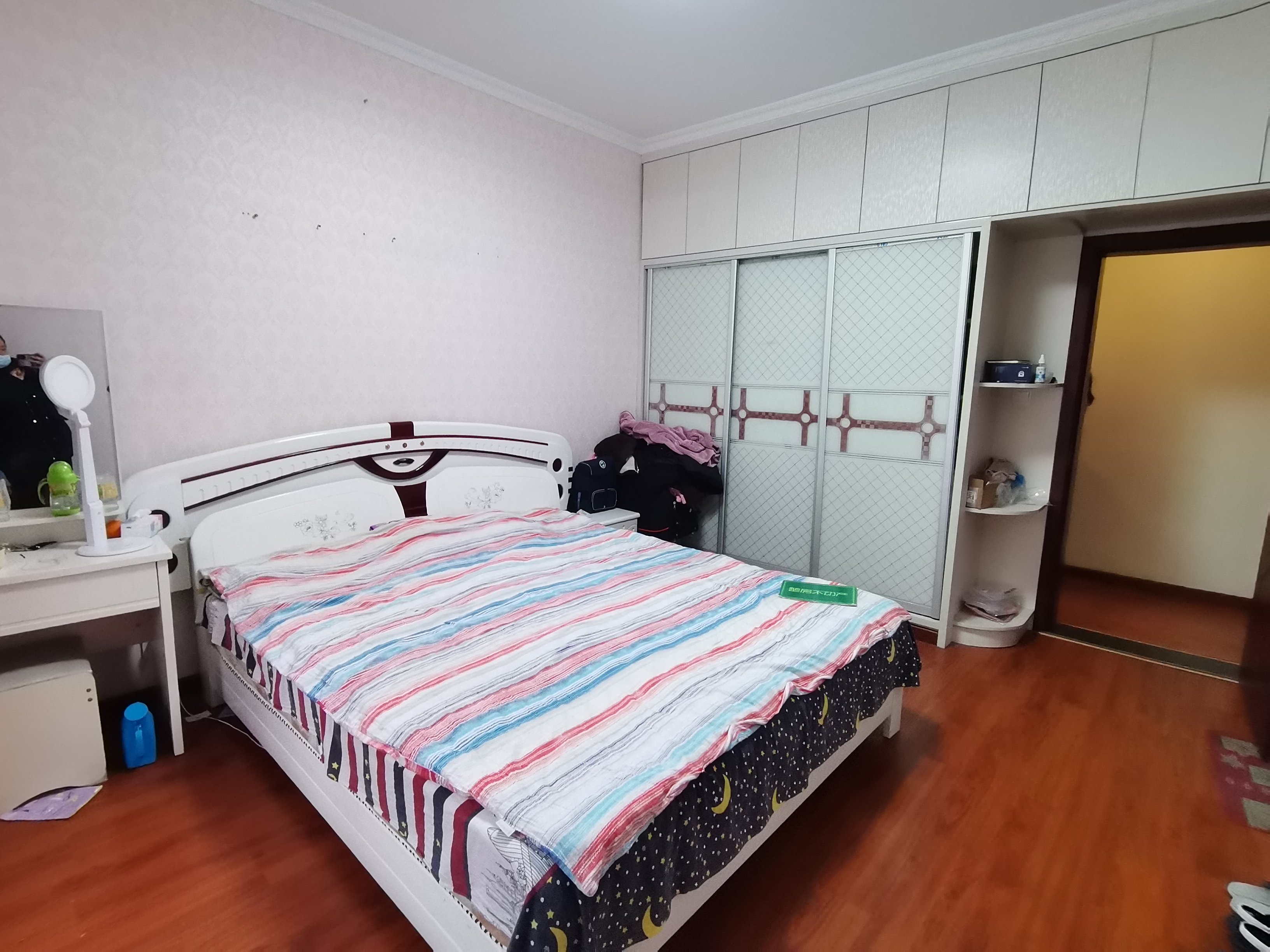 森林国际步梯洋房中间楼层房东诚意出售