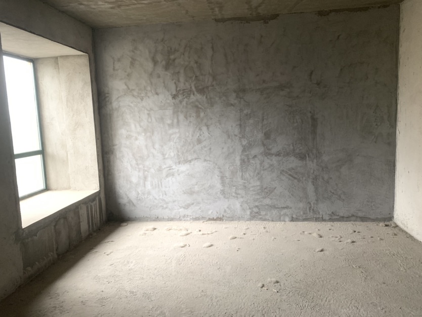 新城壹号四期湖景房，三房两厅两卫，满二