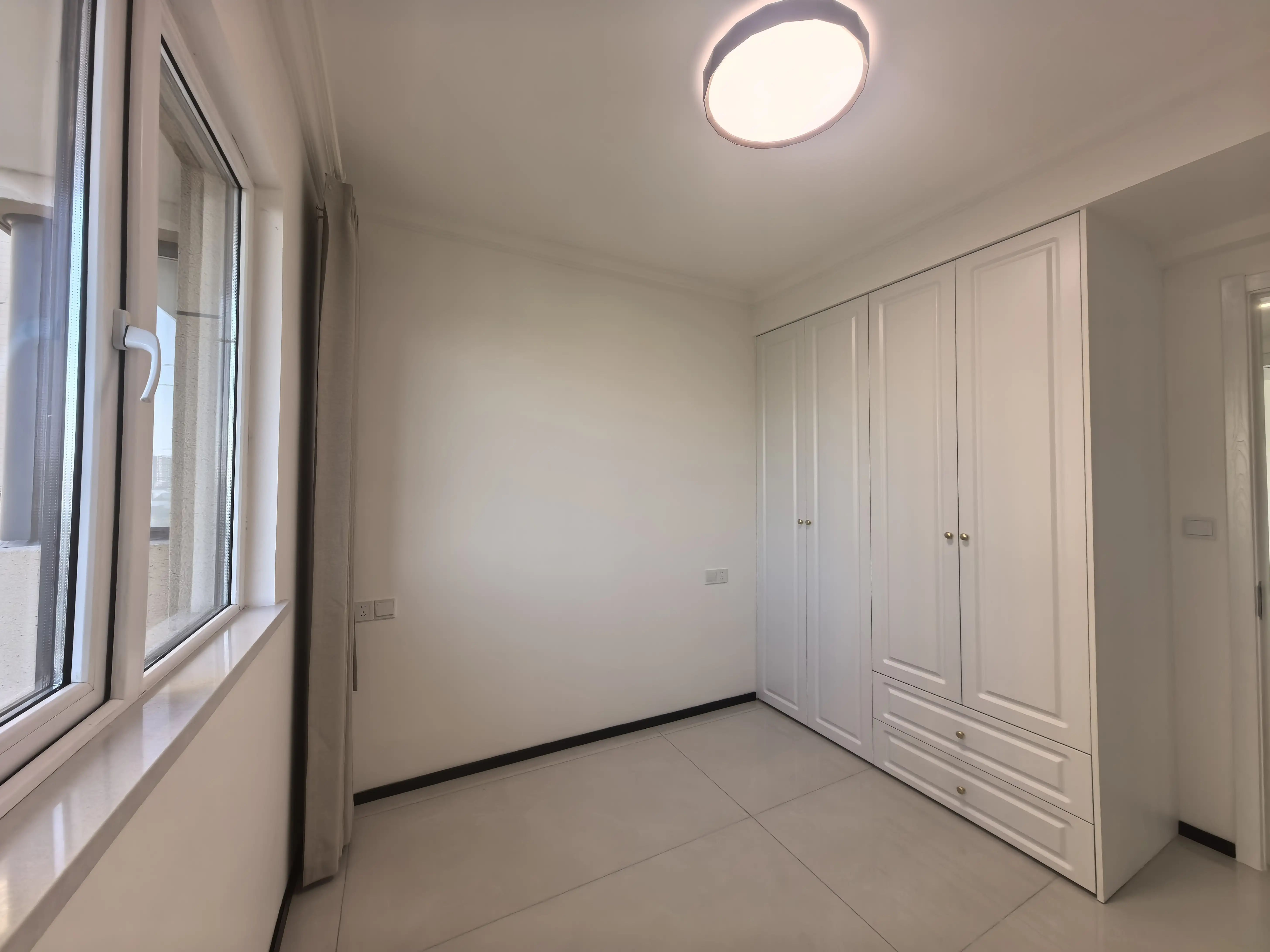 降价了，诚心出售，满庭春，精装三房，南北通透双阳台，边户，法式风格，价格好谈