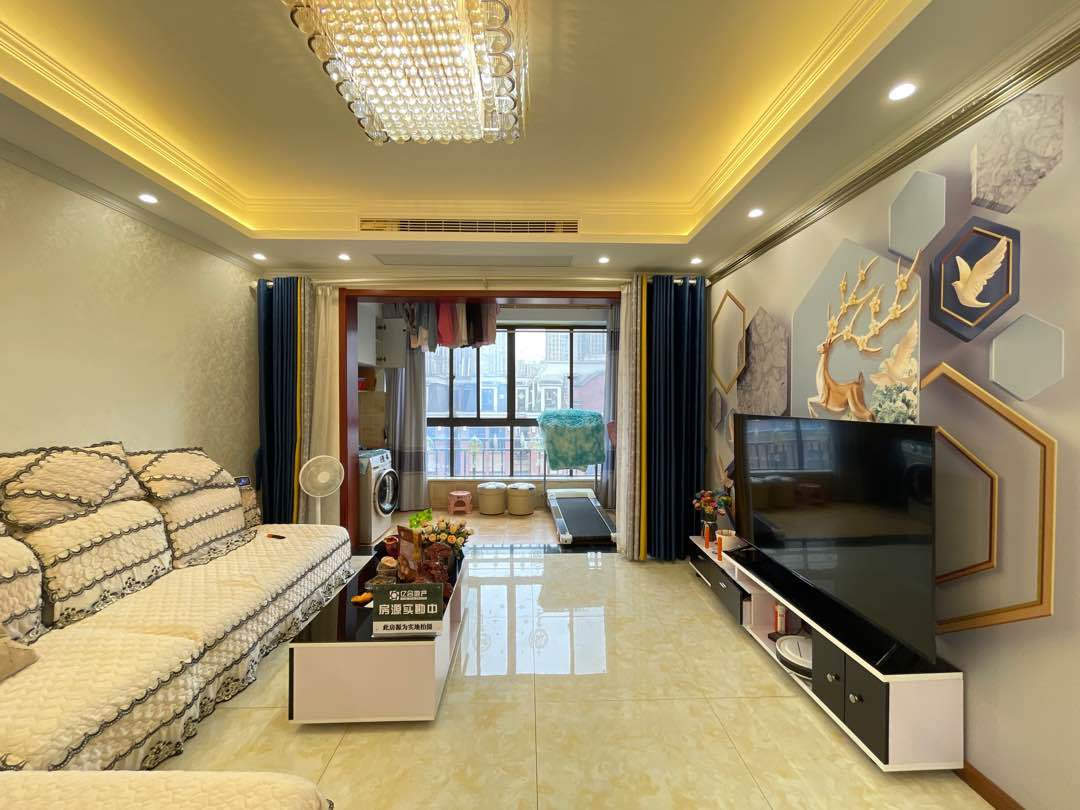 降价了，城南，新街电梯花园洋房，精装三房两卫，一梯两户车，采光好，证满二