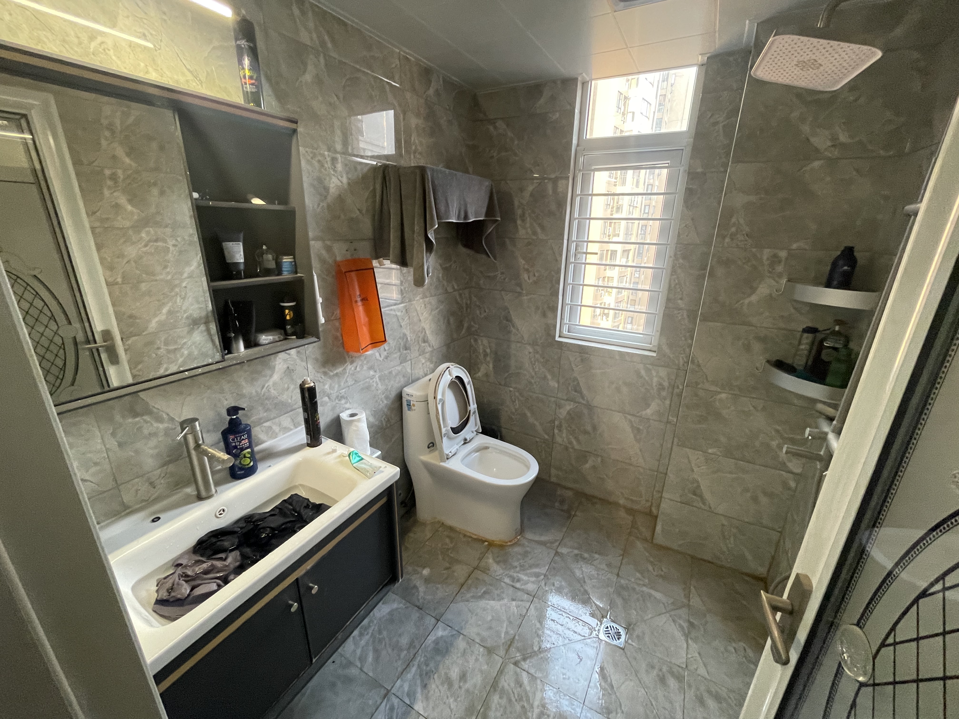 沔阳公馆精装修证件满二中间后楼层边户通透户型