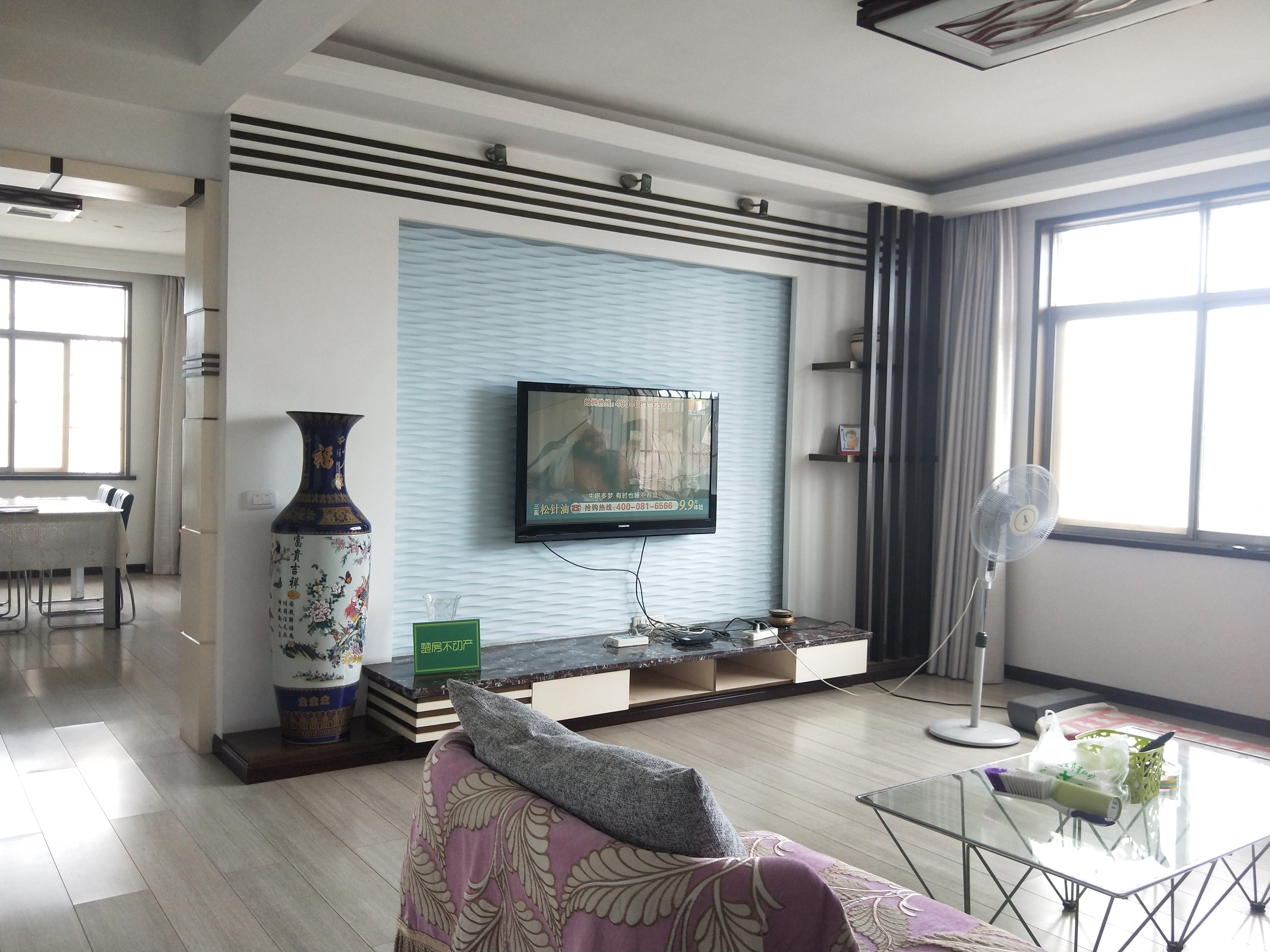 梧桐苑旁大四房 四房朝南 步梯好楼层 保养很好 风格简约 可直接拎包入住