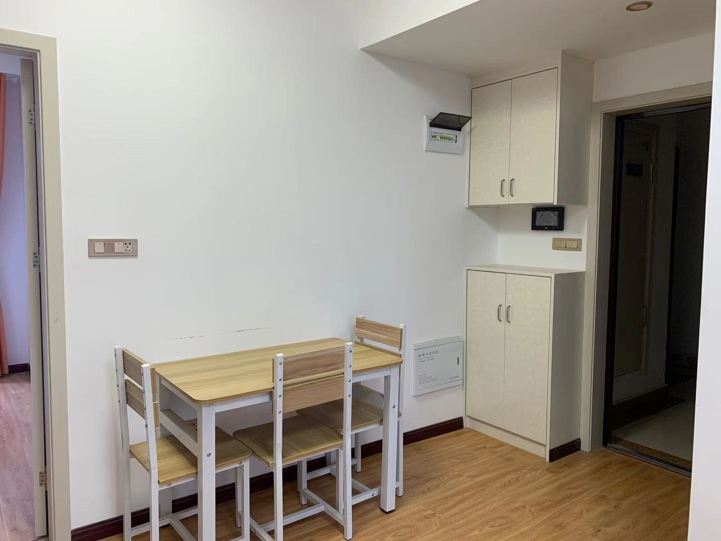 荣怀及第世家B区两室一厅一卫，稀有小户型，