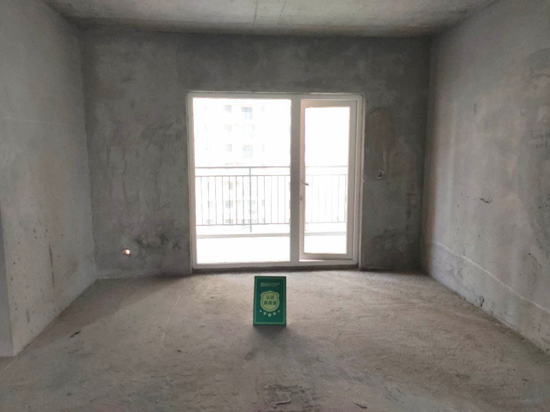 满庭春 毛坯三房 中间楼层 户型方正 房东诚意出售