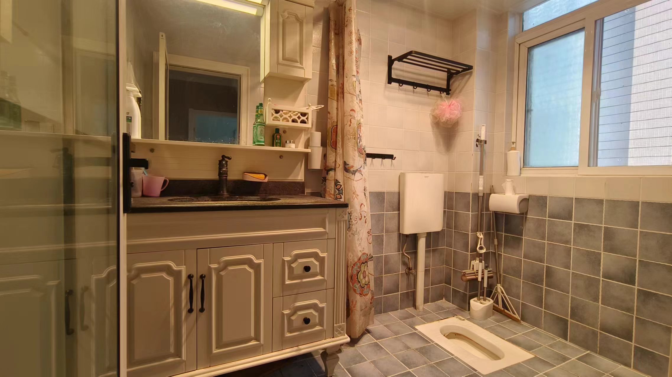 世纪雅园.精装三房.中间楼层.出门就是學笑.看房方便