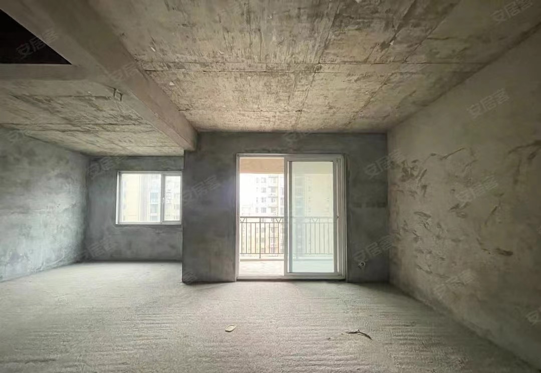 业主亏得通龙湖，单价4800，锦绣江山好楼层，证满二