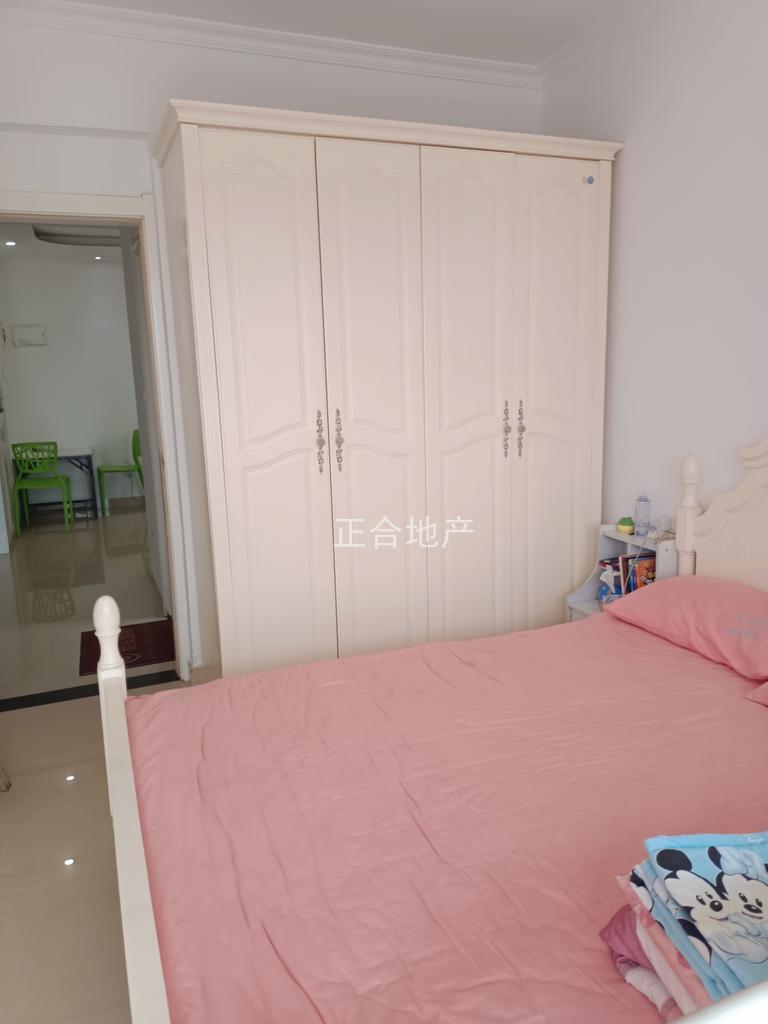 金域城邦，精装两房，小高层好楼层13楼，家具家电齐全，拎包入住