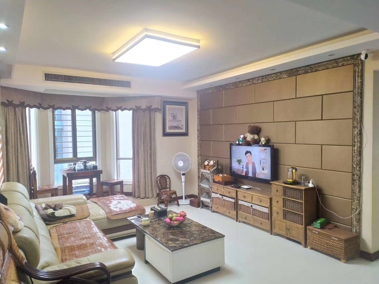 城南金城花园精装修三房，满五 