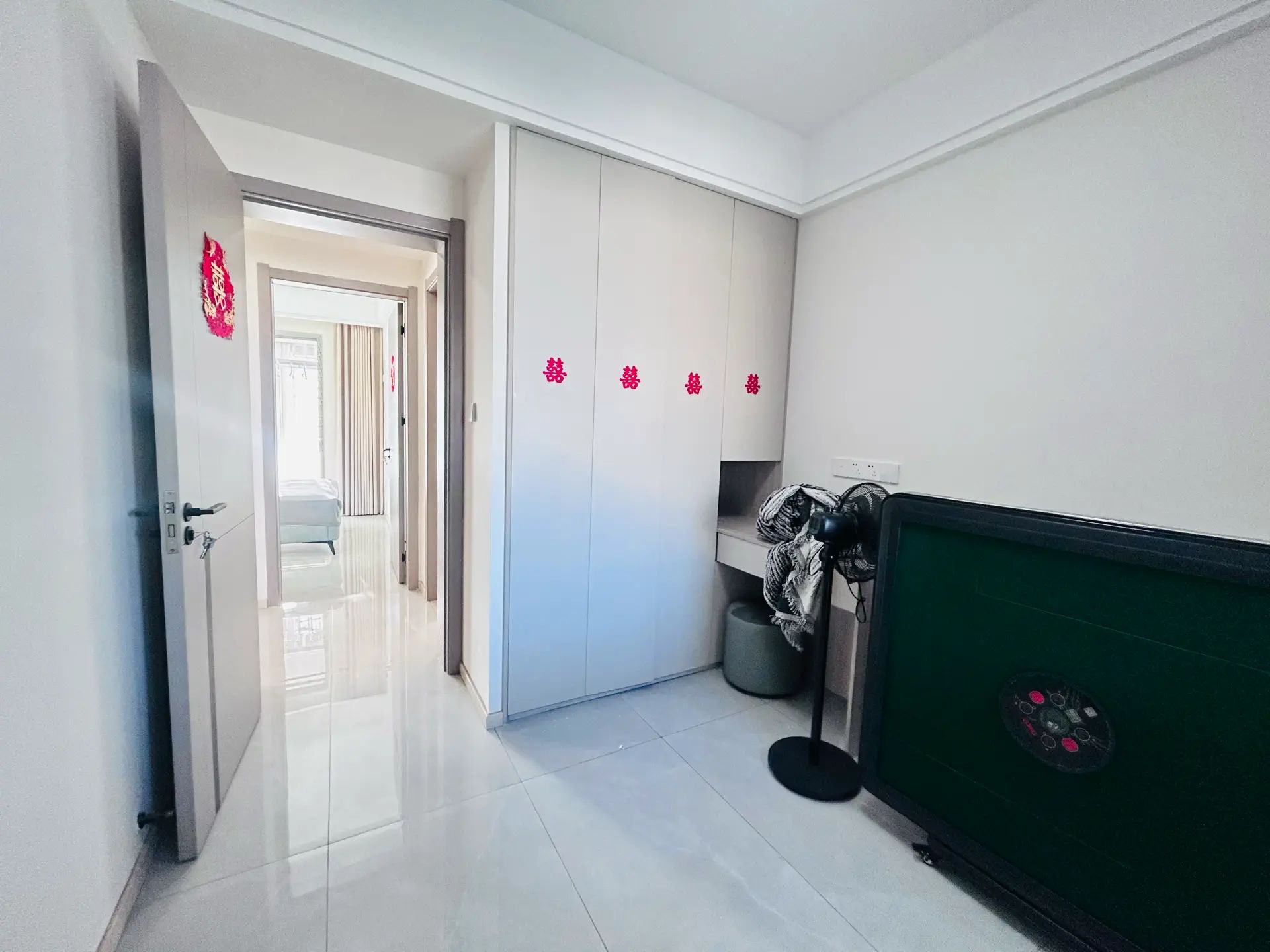 城南，南国明珠，精装三房两卫，户型方正，采光好，证满二，南北通透