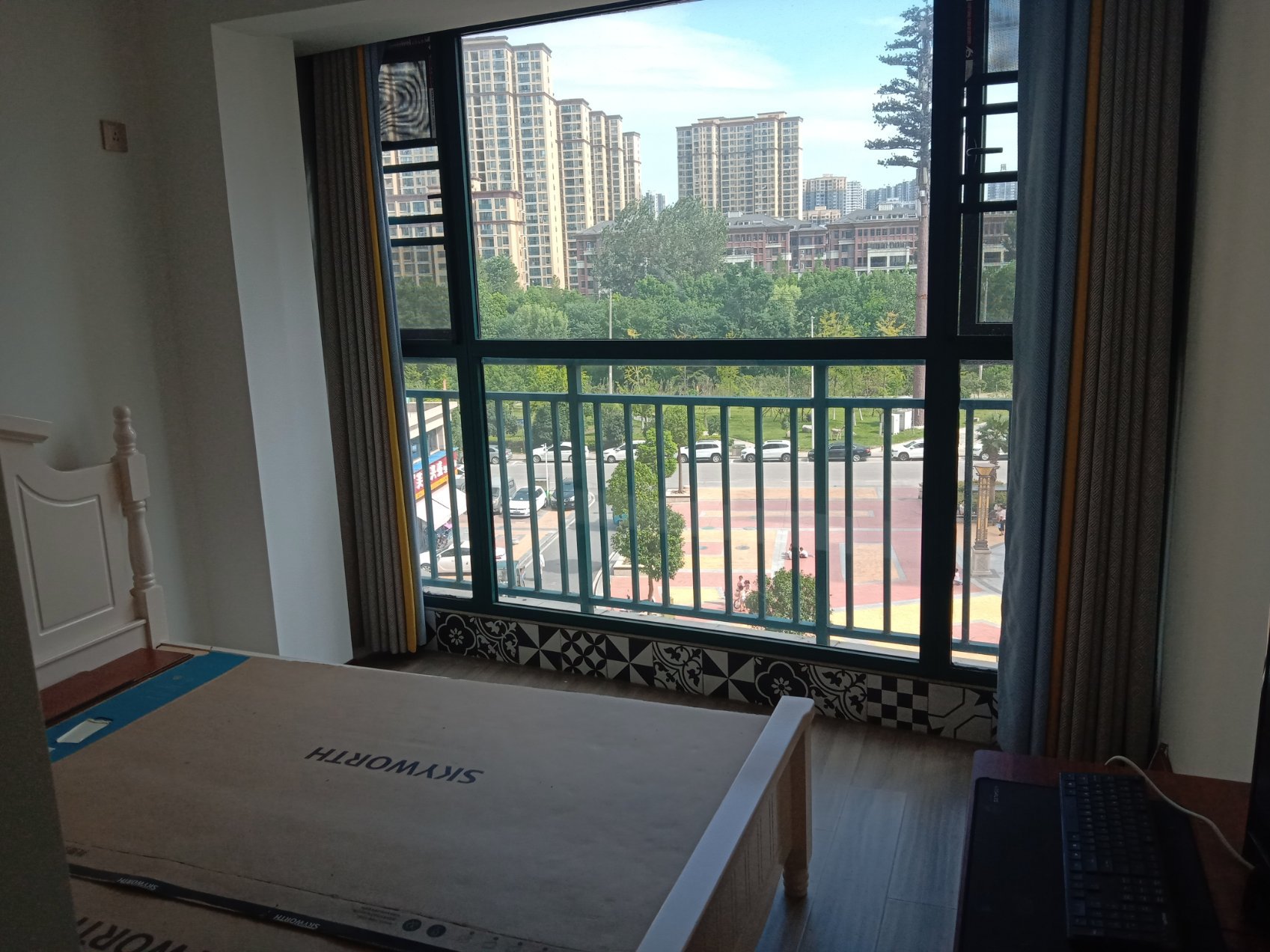 新城壹号五期132.22平全新精装修三面采光南北通透