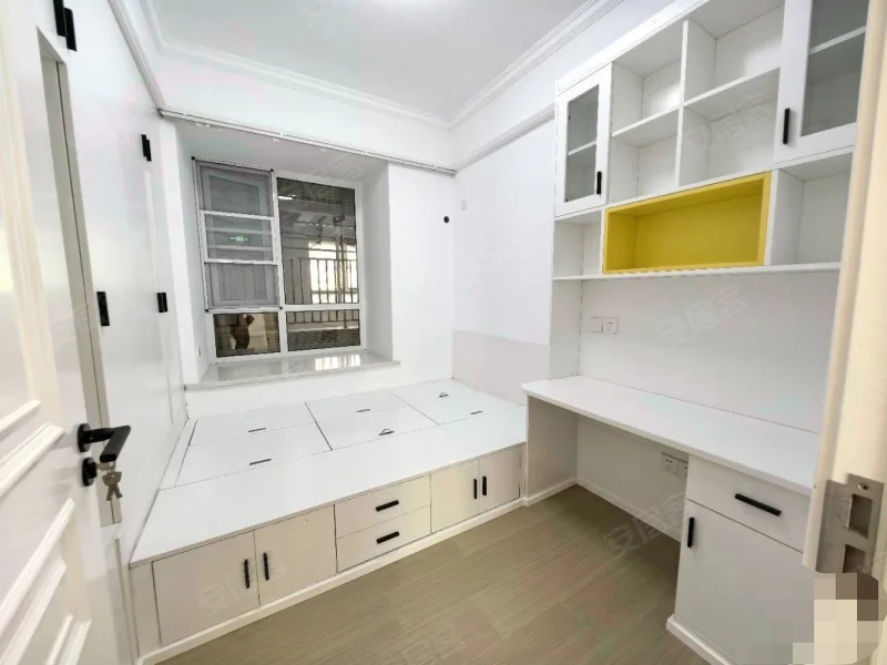 捡漏，城南，沔阳公馆，精装三房两卫，老证，成色新