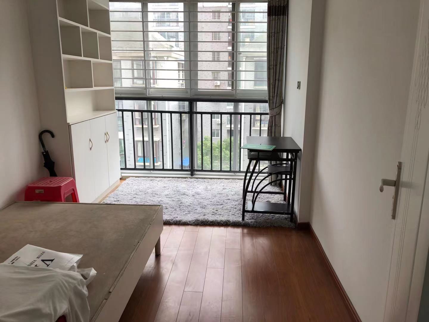 和园公馆精装三房复式楼家里成色新拎包可住周边配套齐全位置好