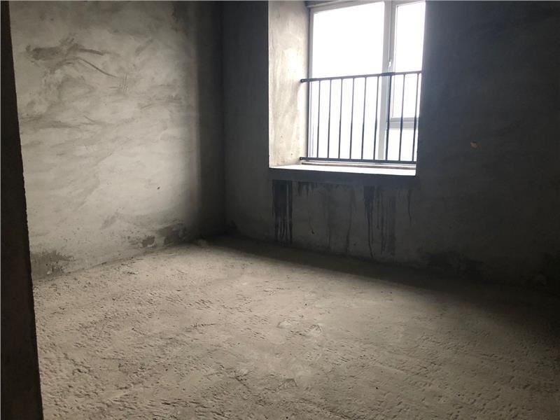 仙桃 旁满庭春大三房送入户花园毛坯 看房