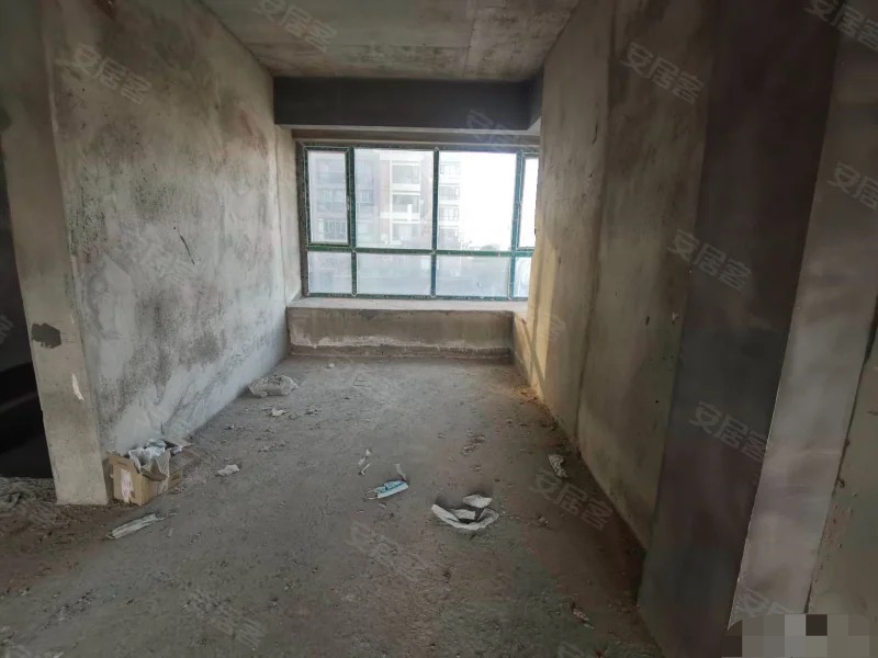 251，业主诚心出售，和合国际，东边户，采光视野好，两房，南北通透，证满二