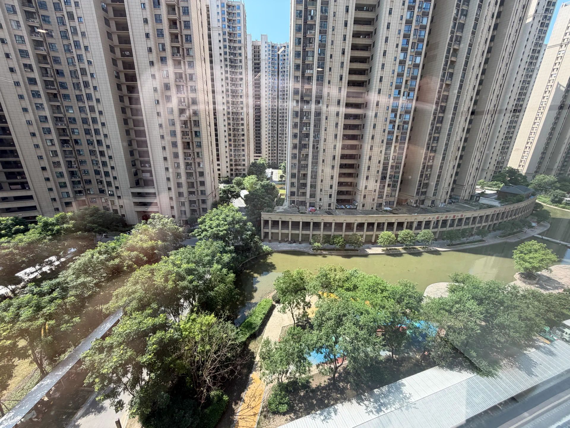 御湖世家122㎡南北通透三房｜精装拎包入住，赠送地下车位，满二税费低