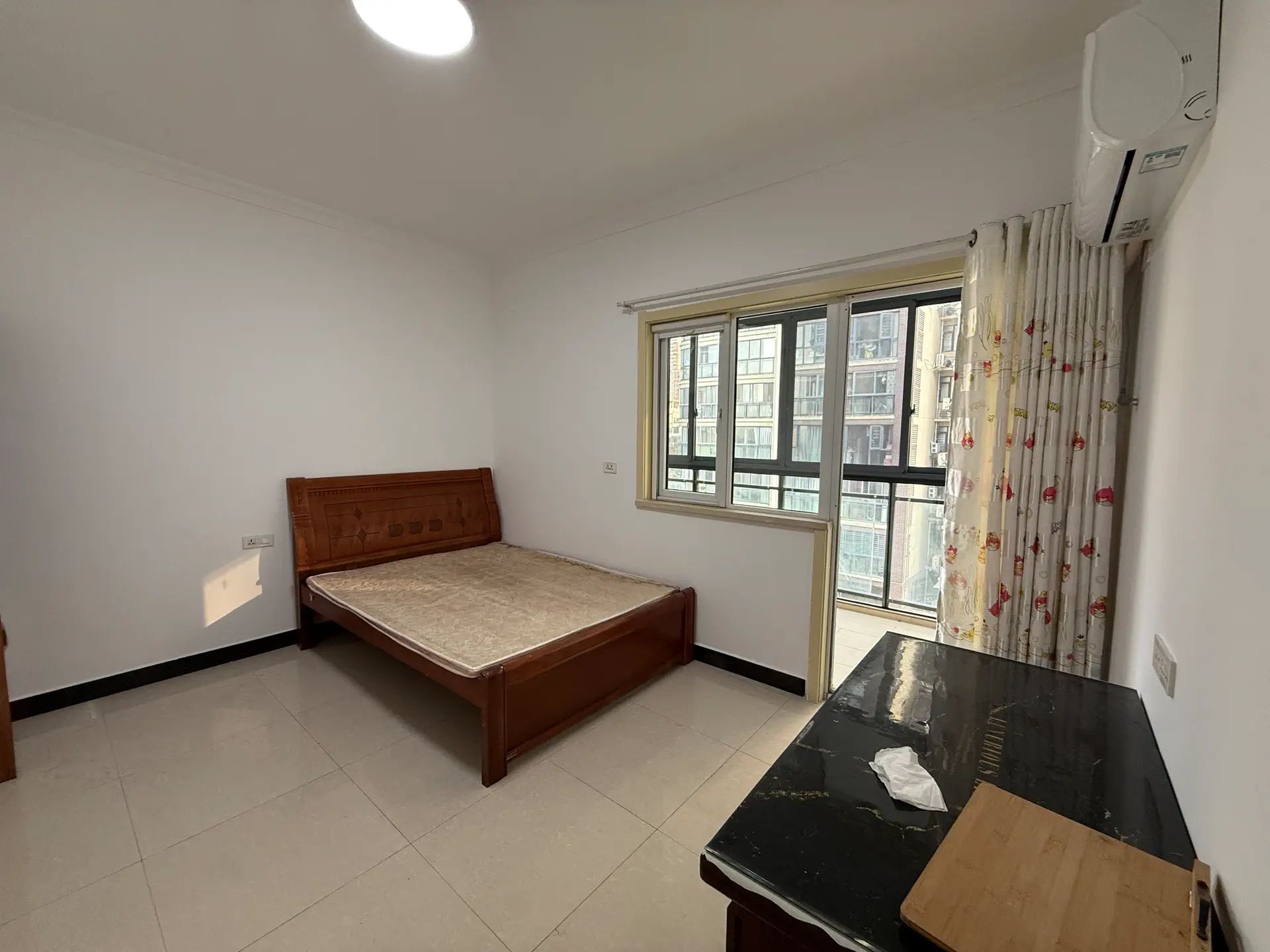 快来捡漏，仙桃xiao学旁，中央华府，精装三房，单价3700左右，1梯2户，好楼层