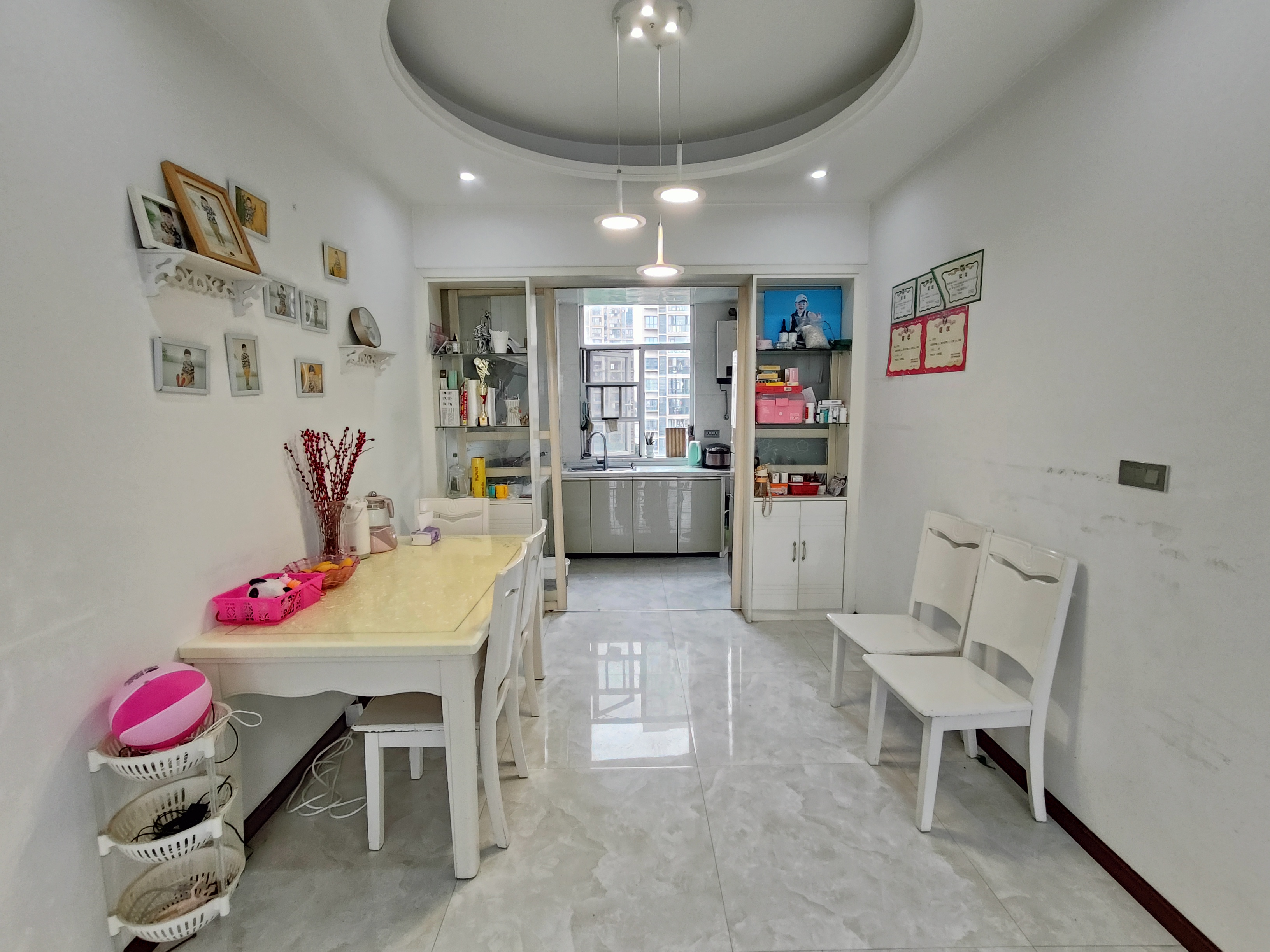 时代天骄.精装三房两卫.中间楼层.证件满二.