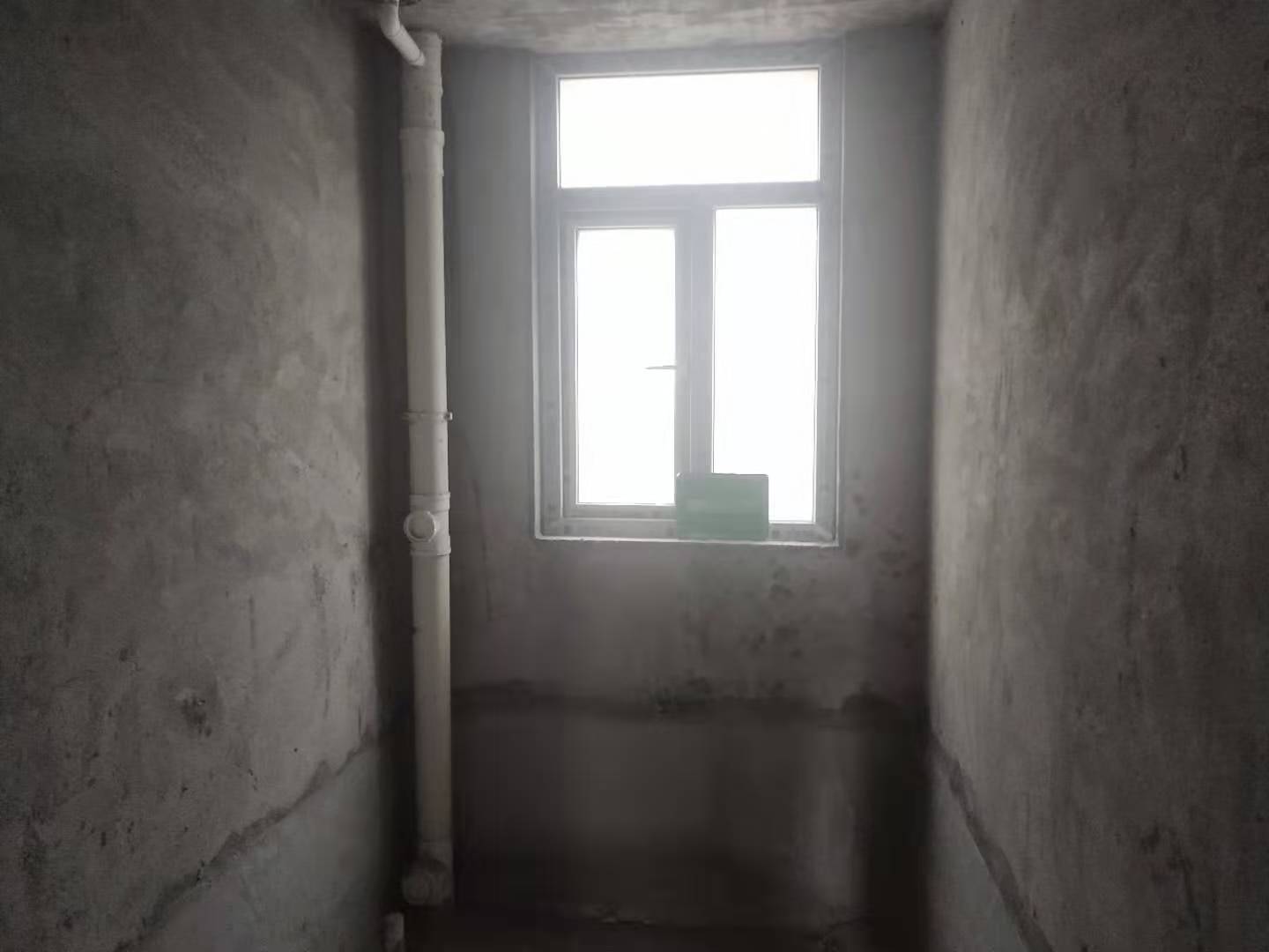 翰墨苑毛坯大三房一中对面单价低位置好房东诚意出售