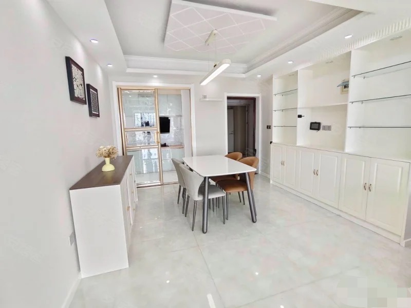 降价了，福星城，精装大三房，全屋中央空调，证满二，9成新