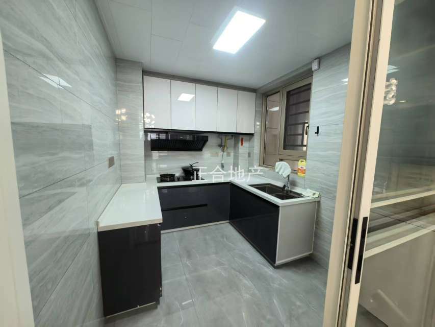 捡漏！沔阳清华园，精装三房，单价6400！好楼层，证满二，采光好，