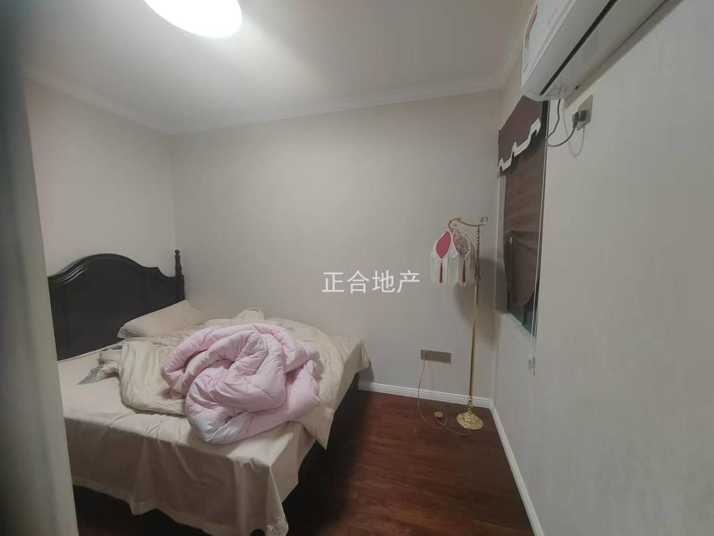 降价了，沔街上，新街，精装大两房，中间好楼层，成色新，三中，沔阳xiao学