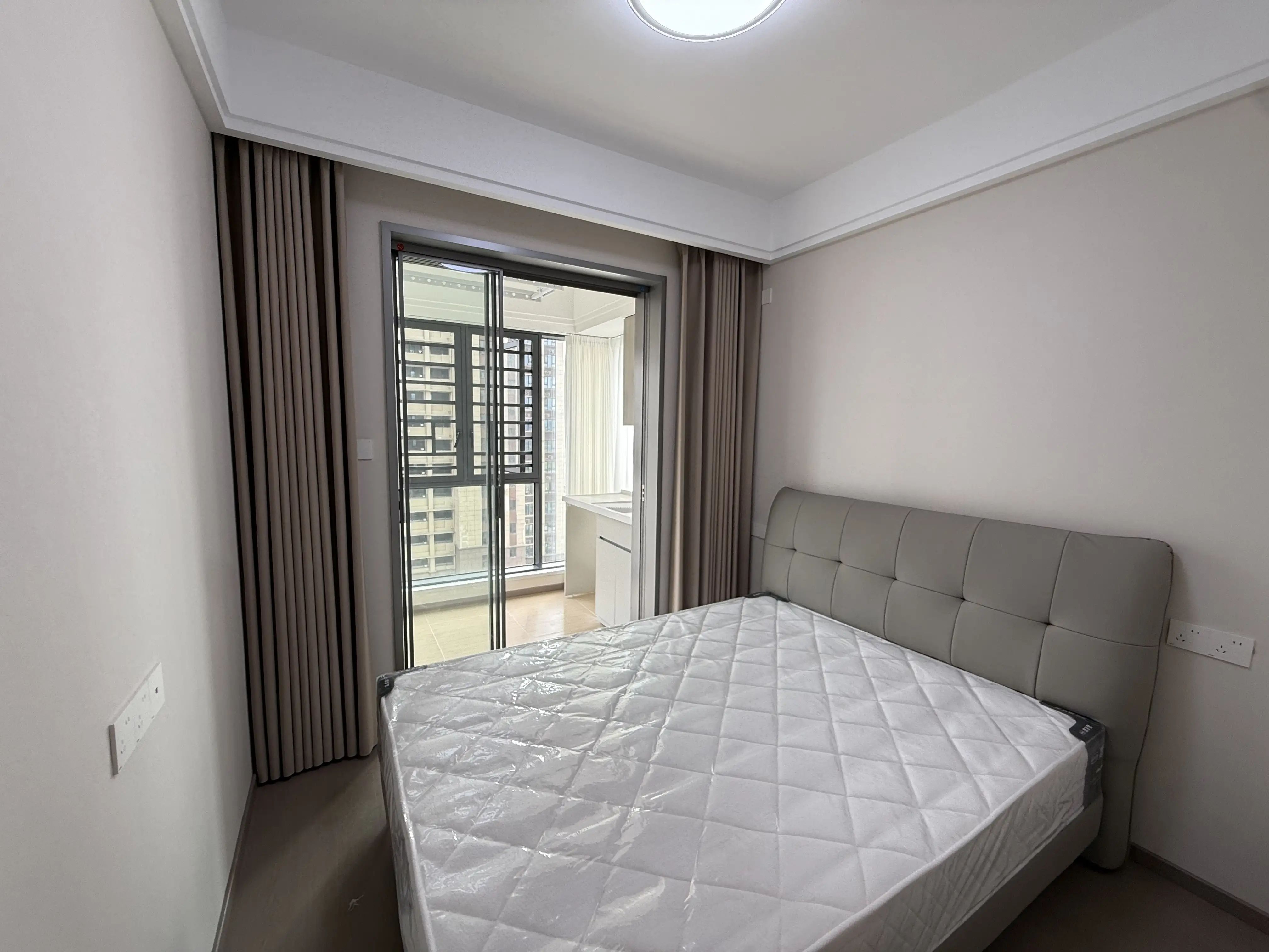 城南，仙桃碧桂园，精装4房2卫，单价5750业主自装，新装修，证满二