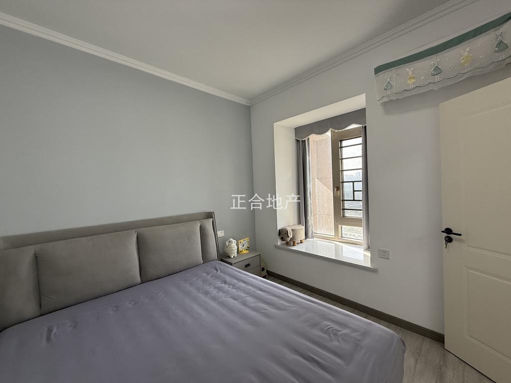 急售，城南，元泰未来城C区，精装小三房，电梯好楼层，拎包入住，成色新，证满二