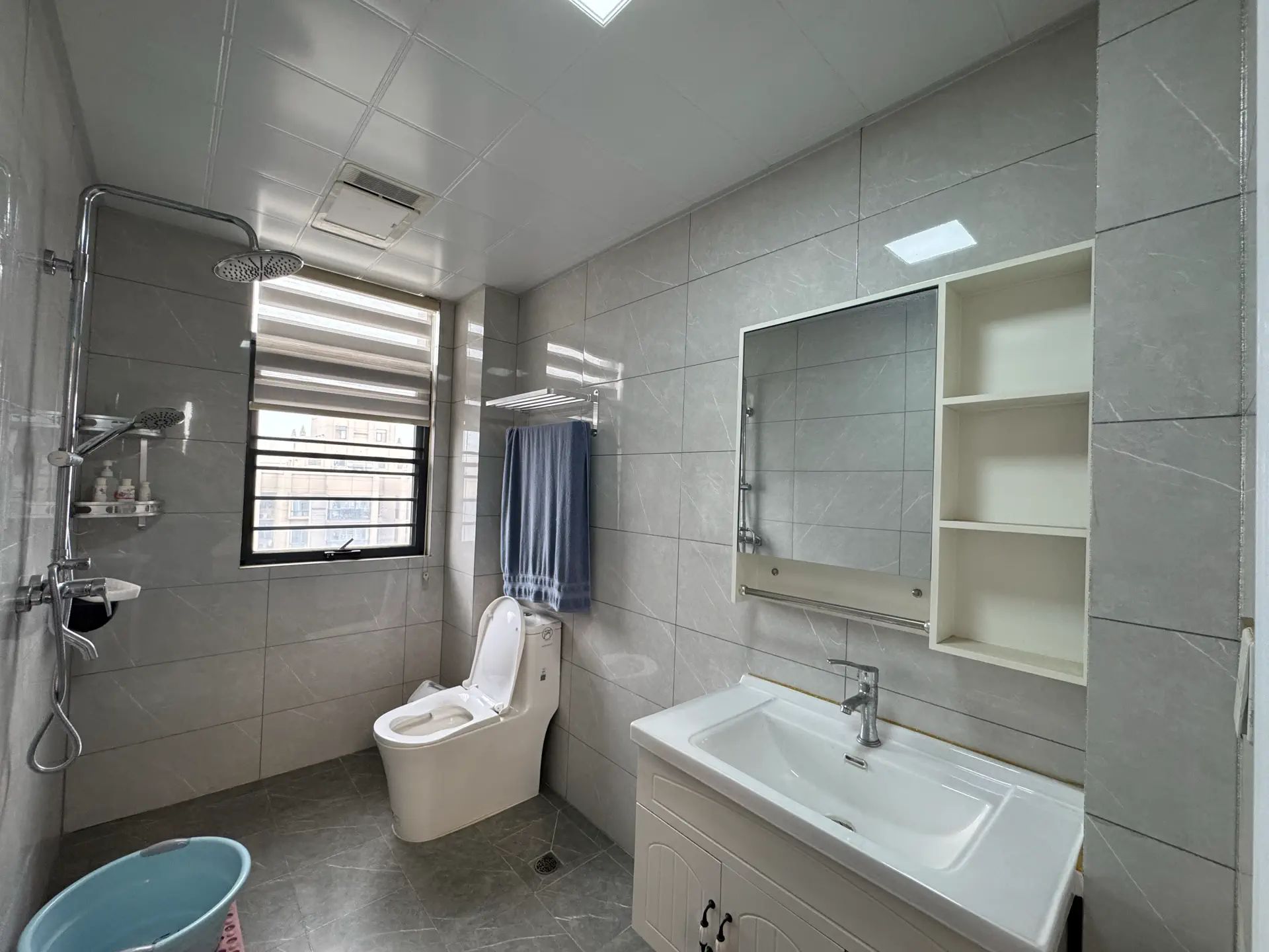 捡漏，康湾一品，3单价800，精装4房2卫，证满二，亏本出售