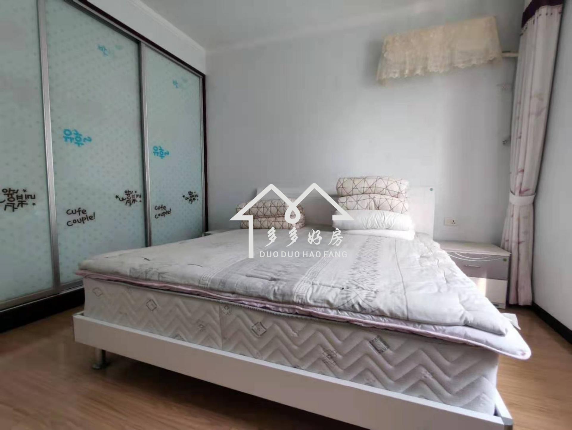 笆篓湾金居3室2厅1卫103平精装修家具家电全送53.8万优价出售