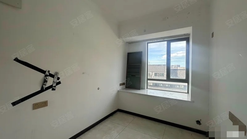 捡漏，城南，南国明珠，精装4房，单价4字头。诚心出售