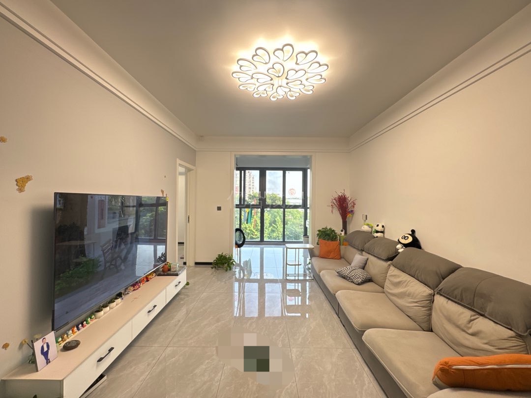 房东亏本出手，急售，元泰未来城A，精装小三房，9.5新，楼层好，三中