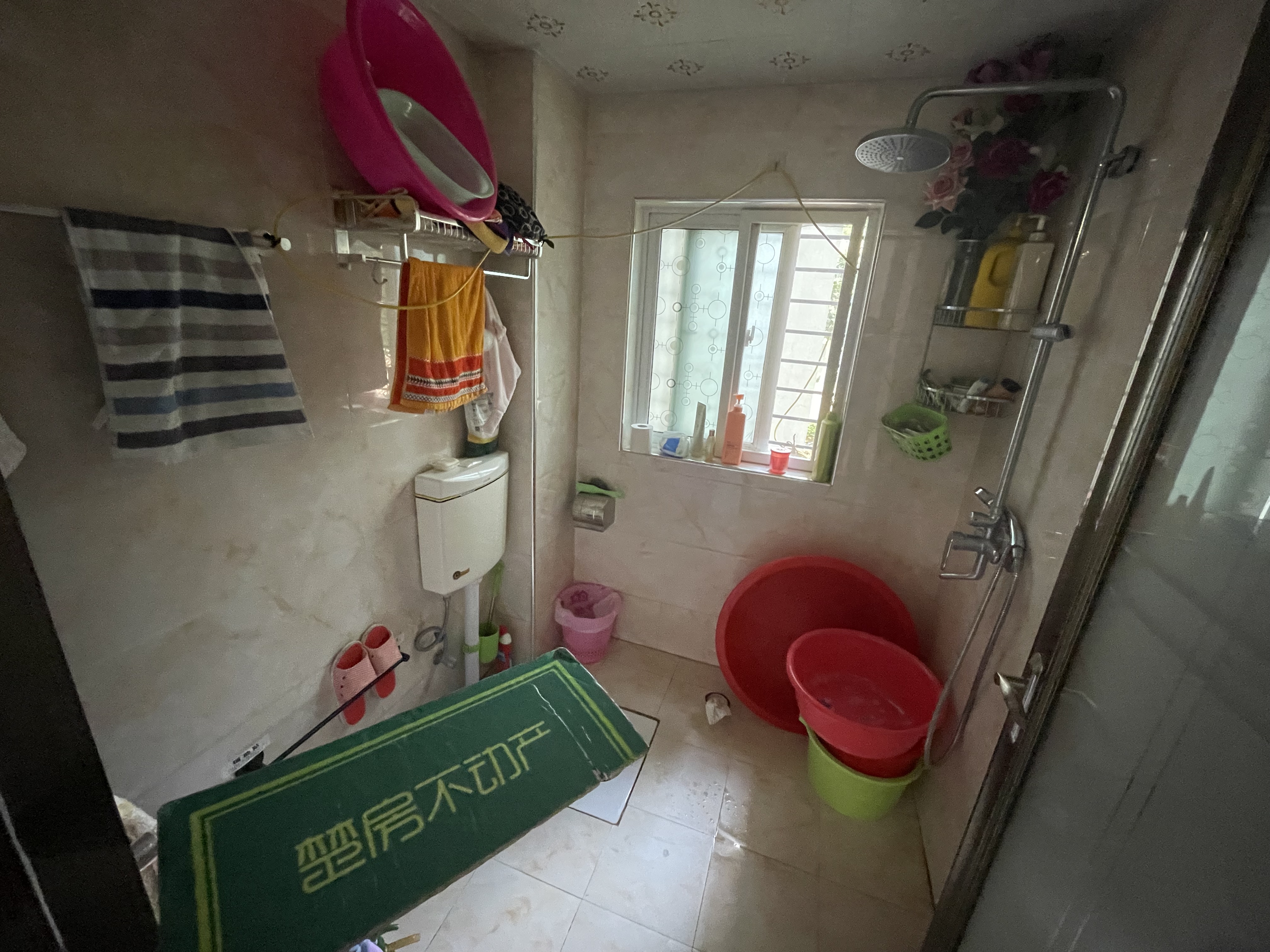 鸿昇现代城新妇幼对面精装修两房范围有小中出行方便