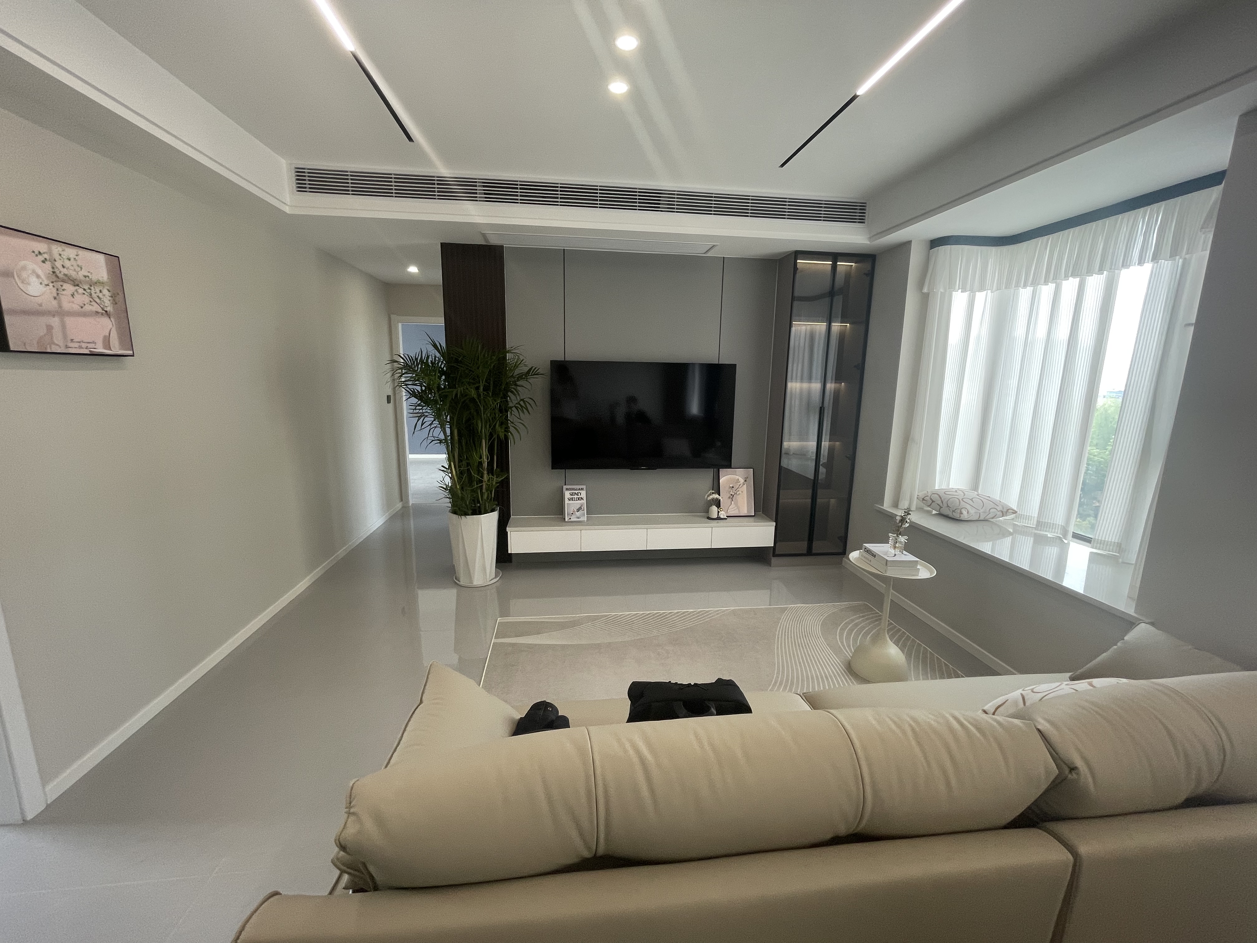 紫润尚城三房两卫全新装修大阳台采光好满二