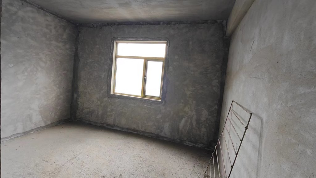 新三中元泰未来城毛坯大三房电梯好楼层采光视野到位，大阳台