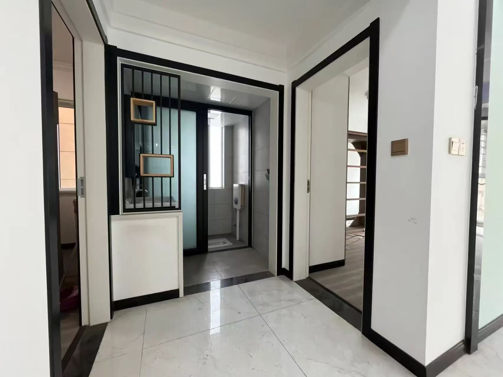 城南，现代森林国际城​，精装大2房，9.9成新，好楼层单价4900，证满二