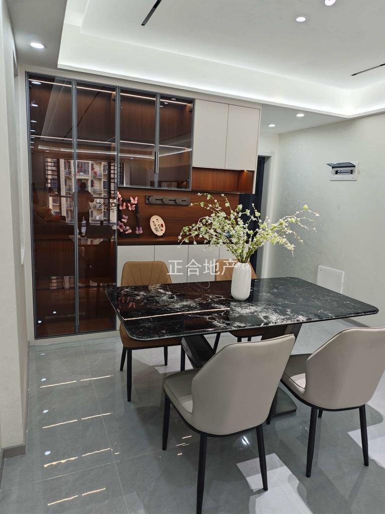 414，城南，森林国际，豪装三房，电梯好楼层，书包房，证满二，南北通透