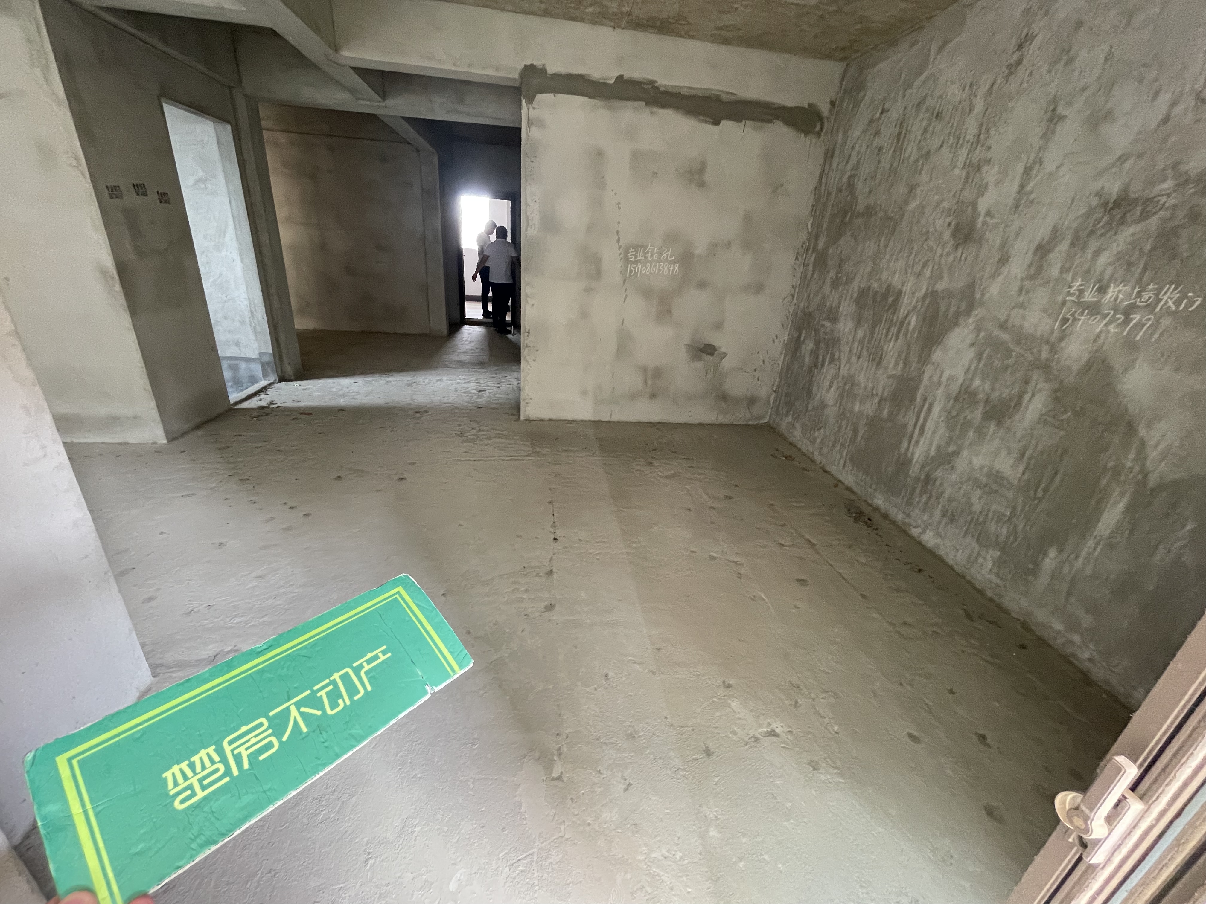 颐和公馆三房两卫颐和公馆毛坯小三房诚心出售看房方便