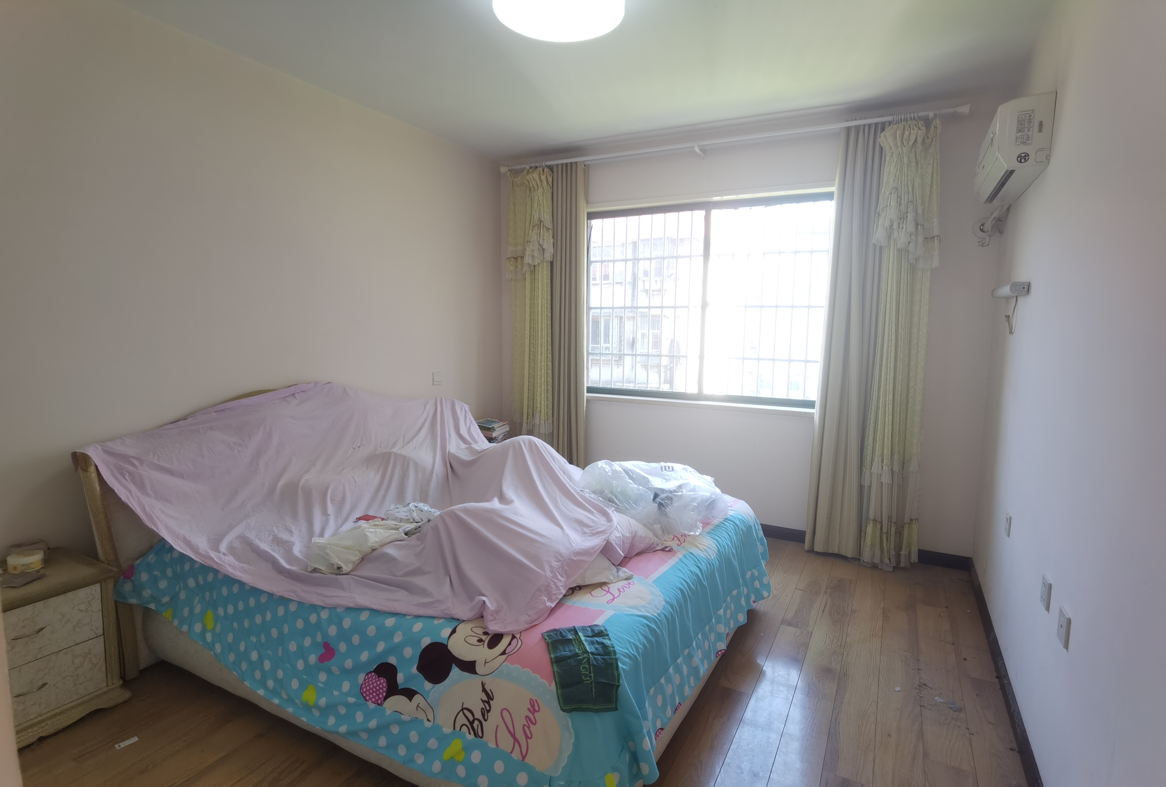 仙河城市花园大四房旁边就是武商出行方便看房也方便欢迎来电咨询