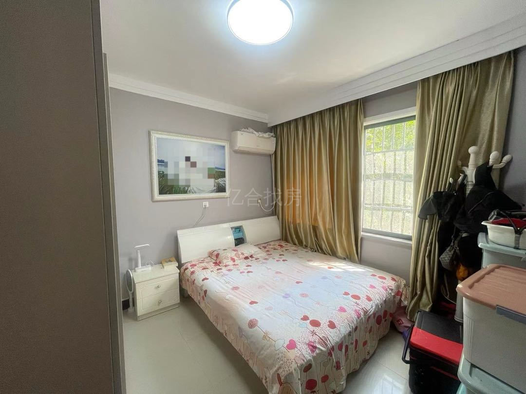 出售枫丹苑二次精装修的三房两卫房