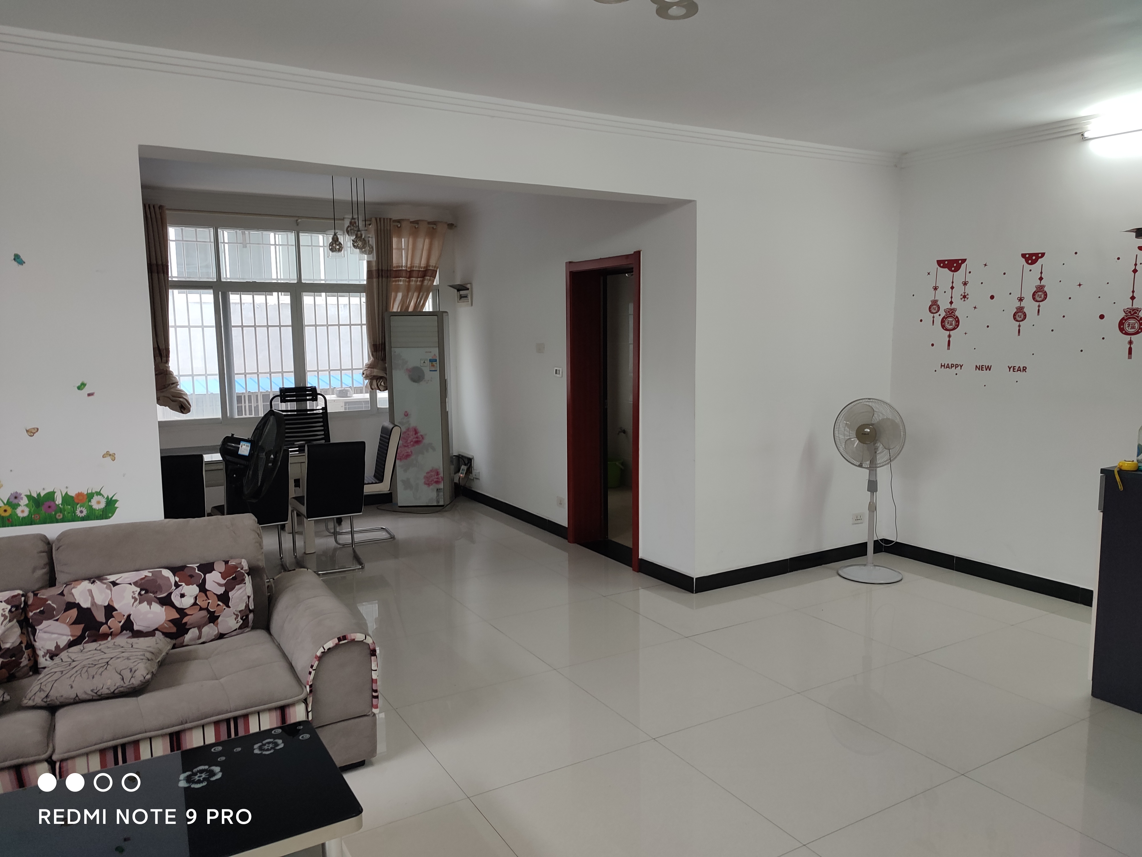 油炸湾附近精装大两房通风采光效果好家室家电齐全价格便宜欢迎来电咨询