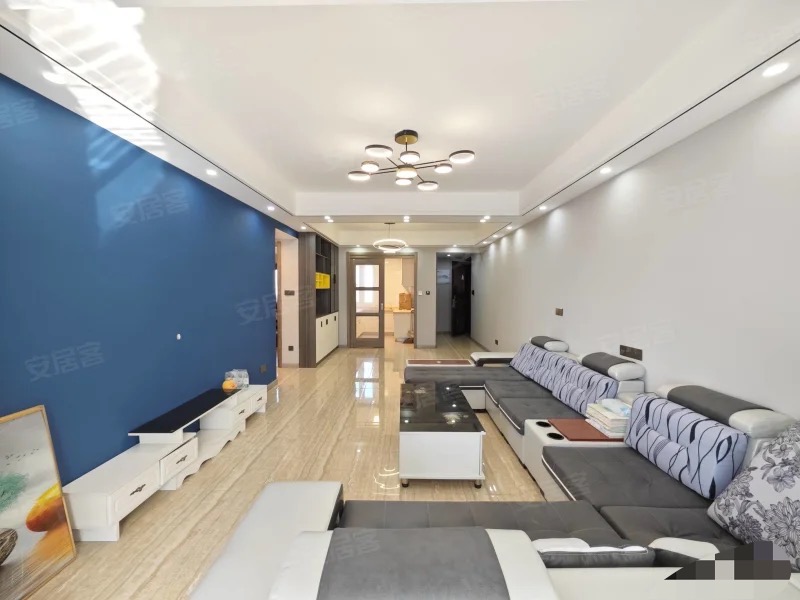 房东亏本出售，城南，碧桂园，9成新，精装大四房❗️送车位，单价5800，电梯好楼层，