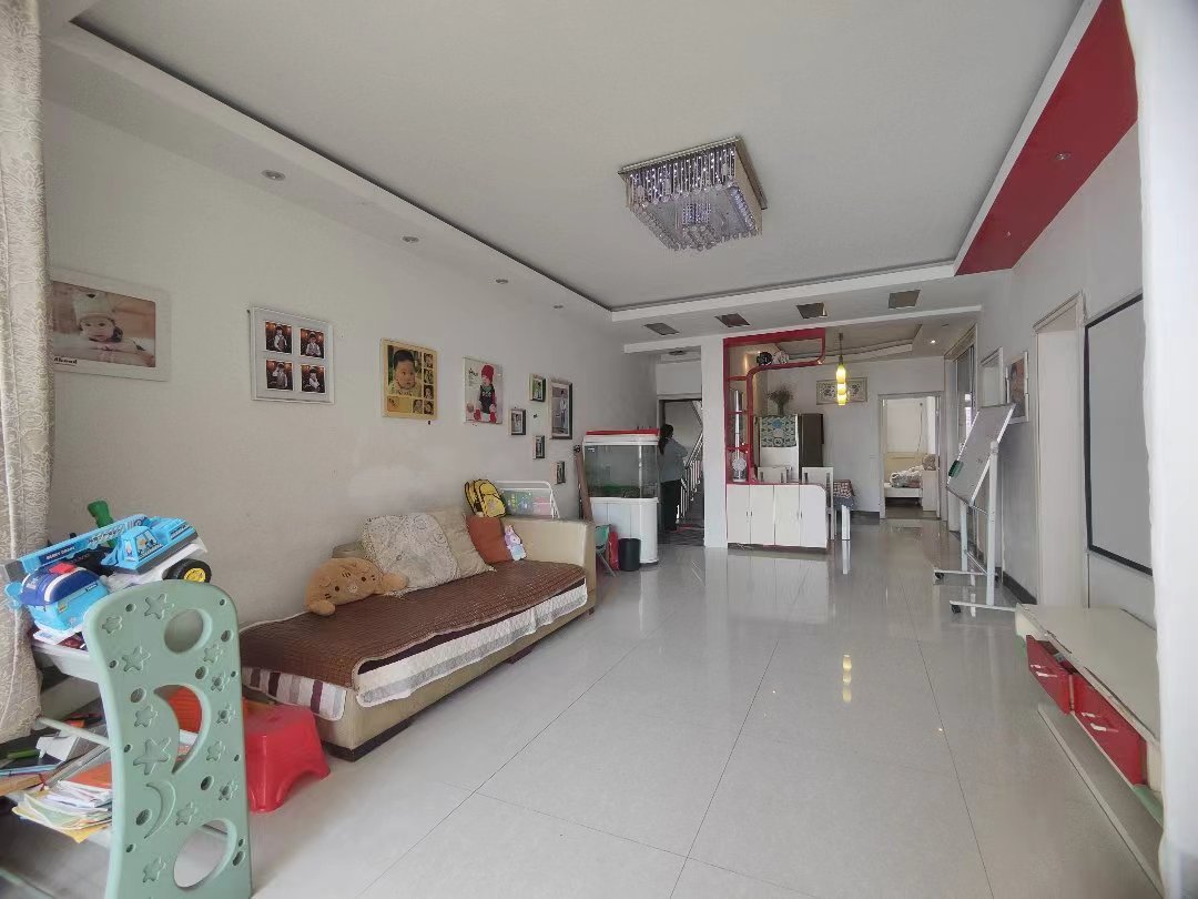 世北春花园.精装三房.证件满二.小区有出场好停车.看房方便