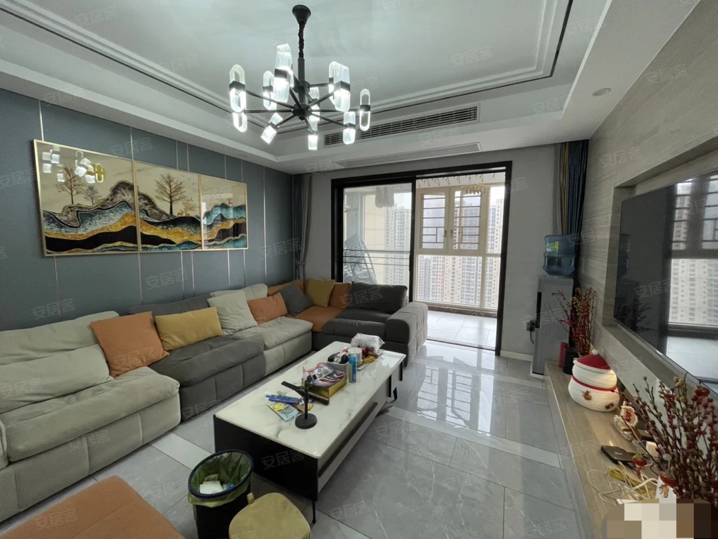 城南，森林国际城，精装大三房两卫，好楼层，成色新，南北双阳台，拎包入住