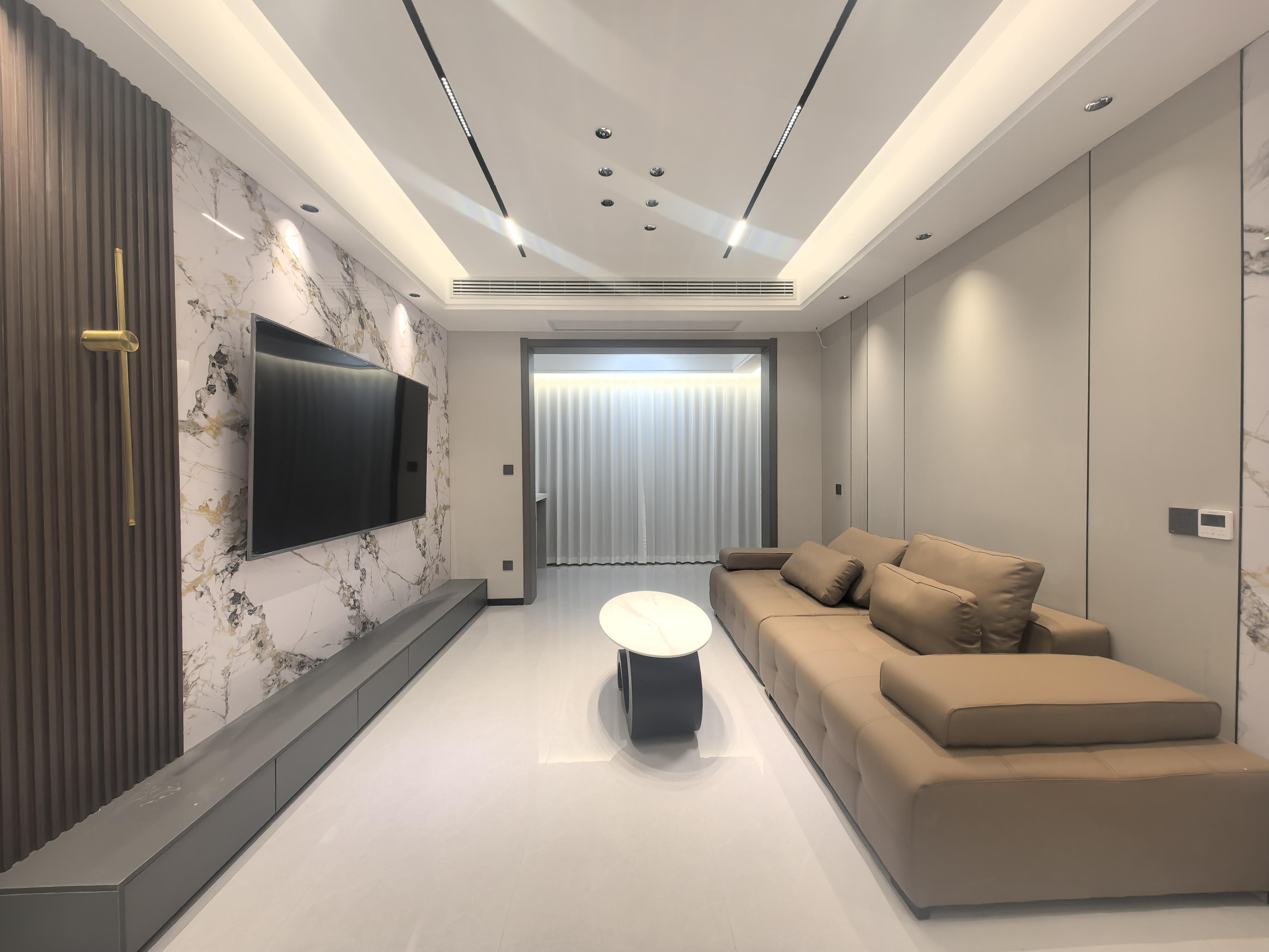 风和日丽3室2厅2卫全新精装修新房新房两证全优价出售！