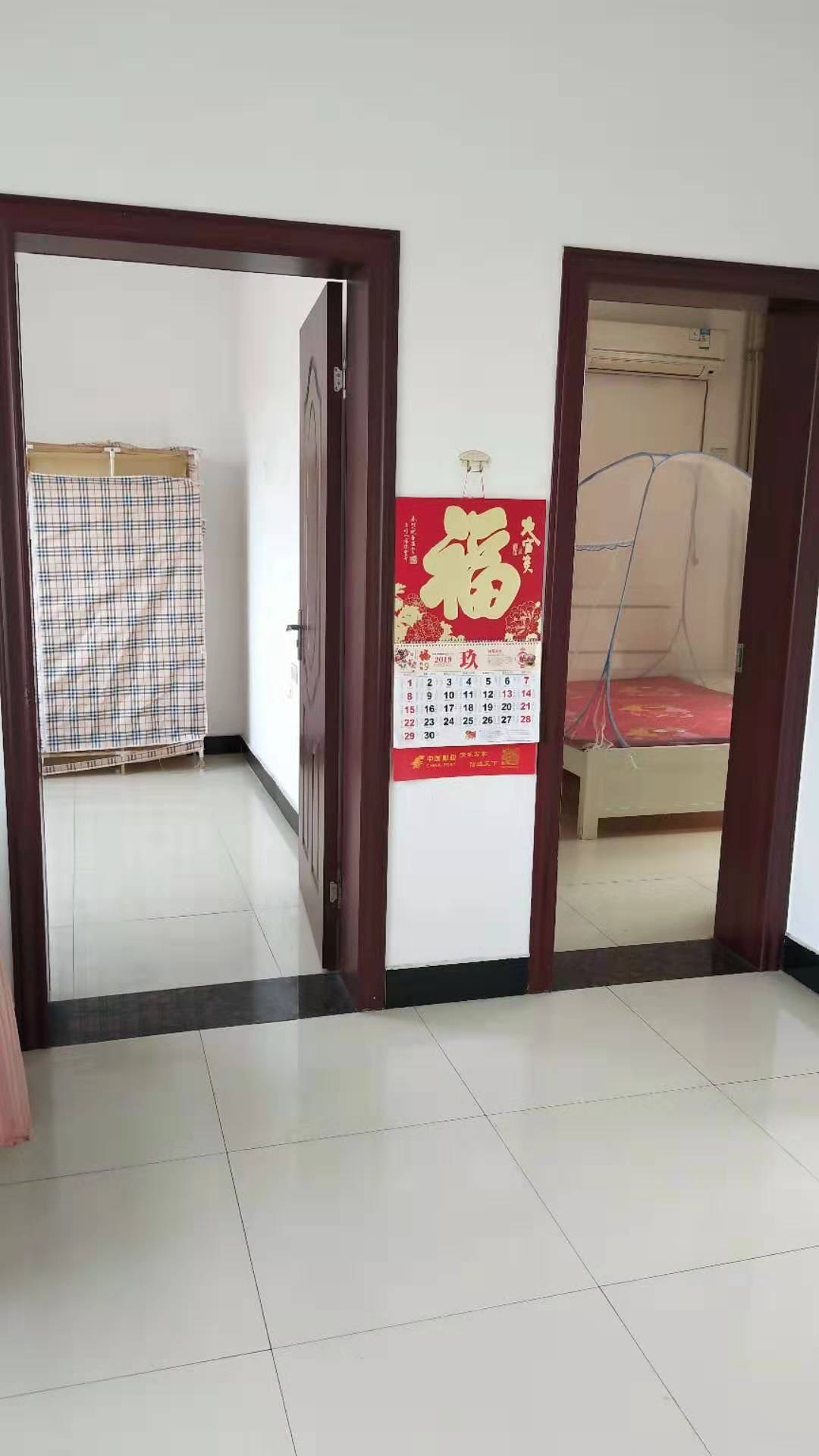 沃尔玛对面两室一厅出售