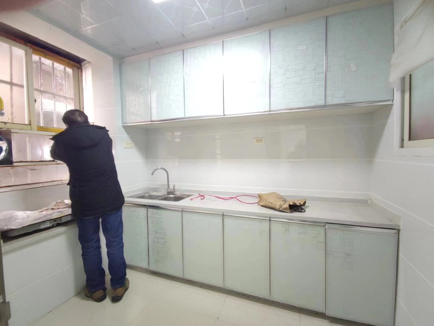 四中后面机械厂宿舍.精装三房.证件满二.看房方便