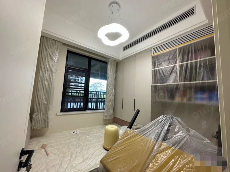 降价了，急售，城南，锦绣江山望府，全新装修三房，人车分流。拎包入住