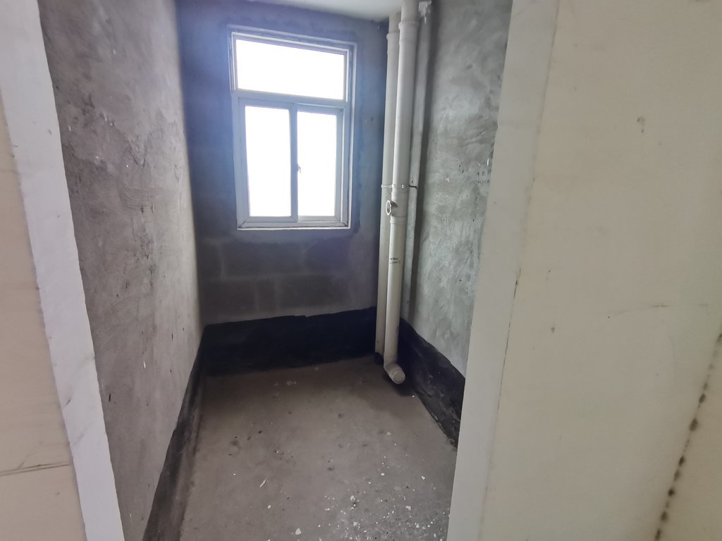 福星城，毛坯大三房，中高好楼层，城南好地段，单价5000！